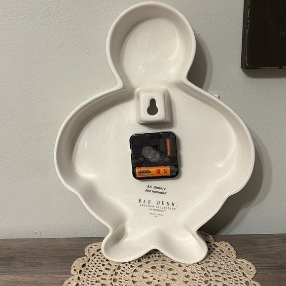 NIB Rae Dunn "CHILL" SNOWMAN CERAMIC WALL CLOCK - Picture 7 of 12